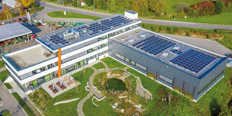 IHSE Firmengebäude mit Photovoltaikanlage