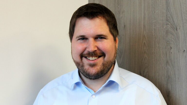 Porträt von Andreas Koltes, neuer Leiter der Forschung und Entwicklung und CTO der IHSE GmbH